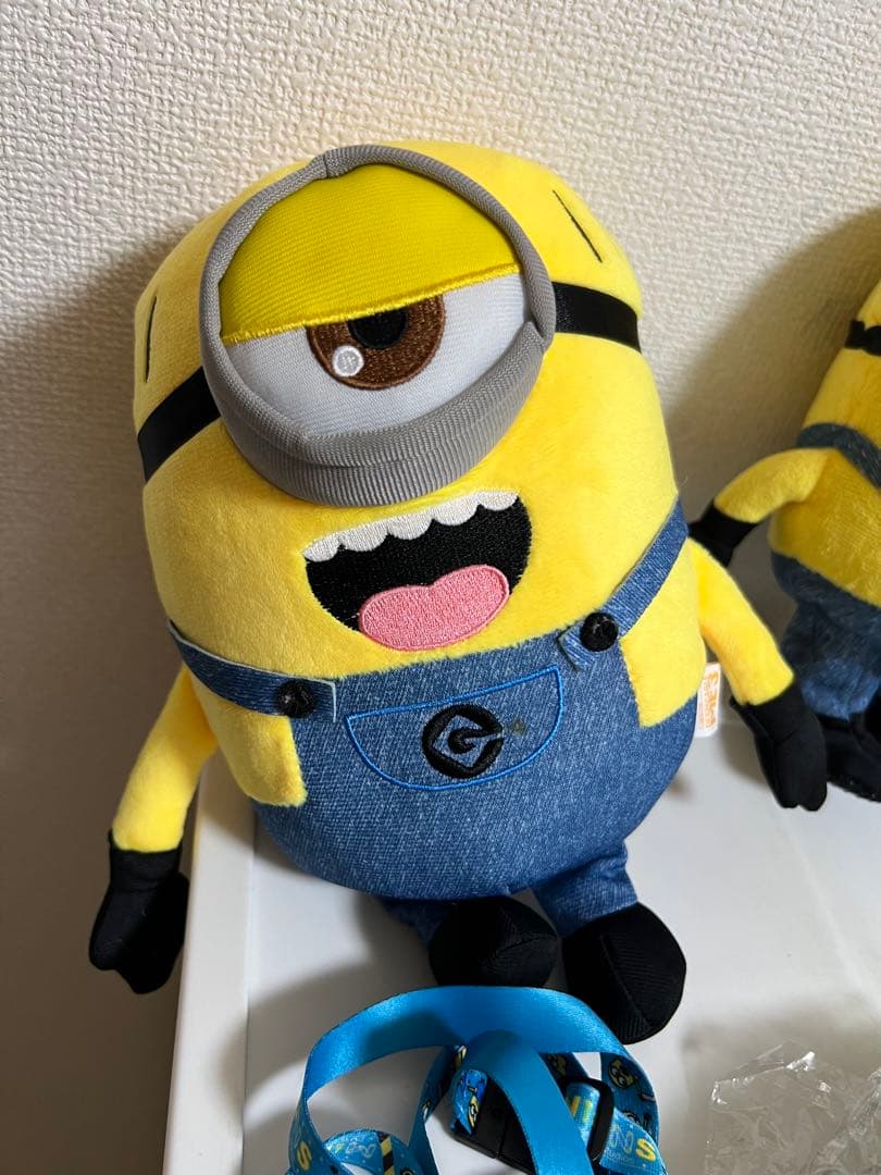 ミニオンズのぬいぐるみとポシェット、パスケース