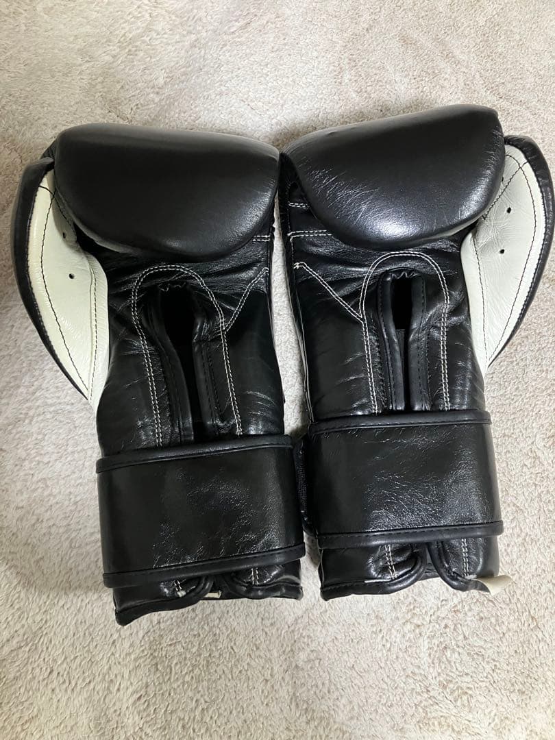 CLETO REYES ボクシンググローブ 16オンス　レイジェス