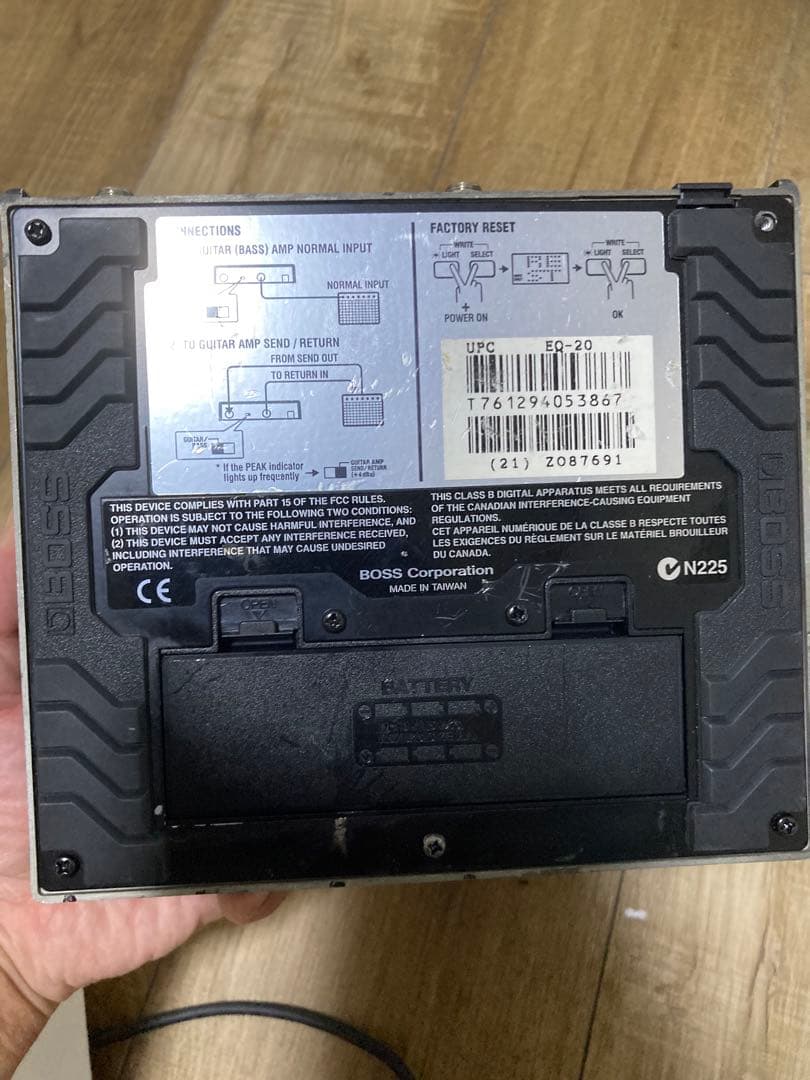 BOSS EQ-20 グラフィックイコライザー