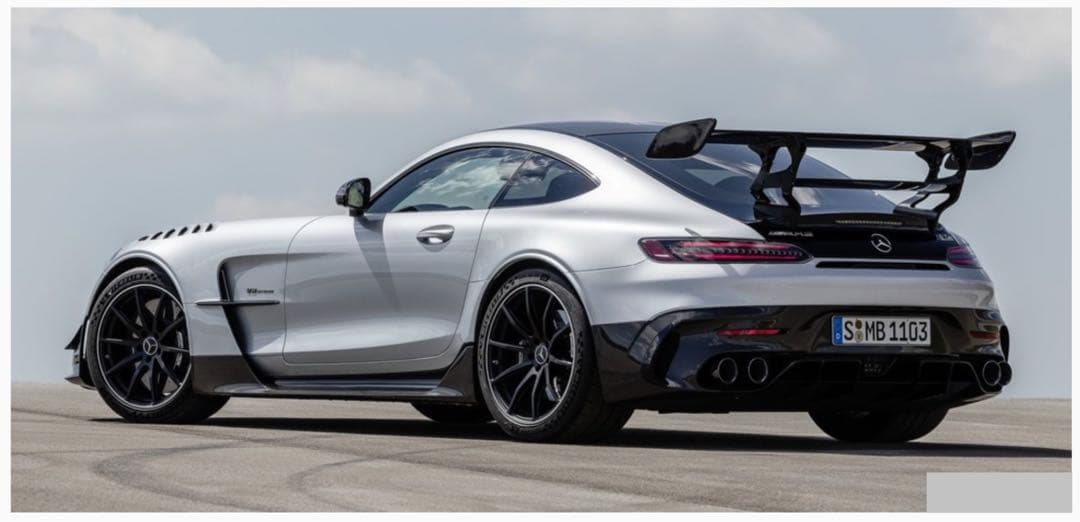 モデルカー　Mercedes AMG GT Black Series 1/18