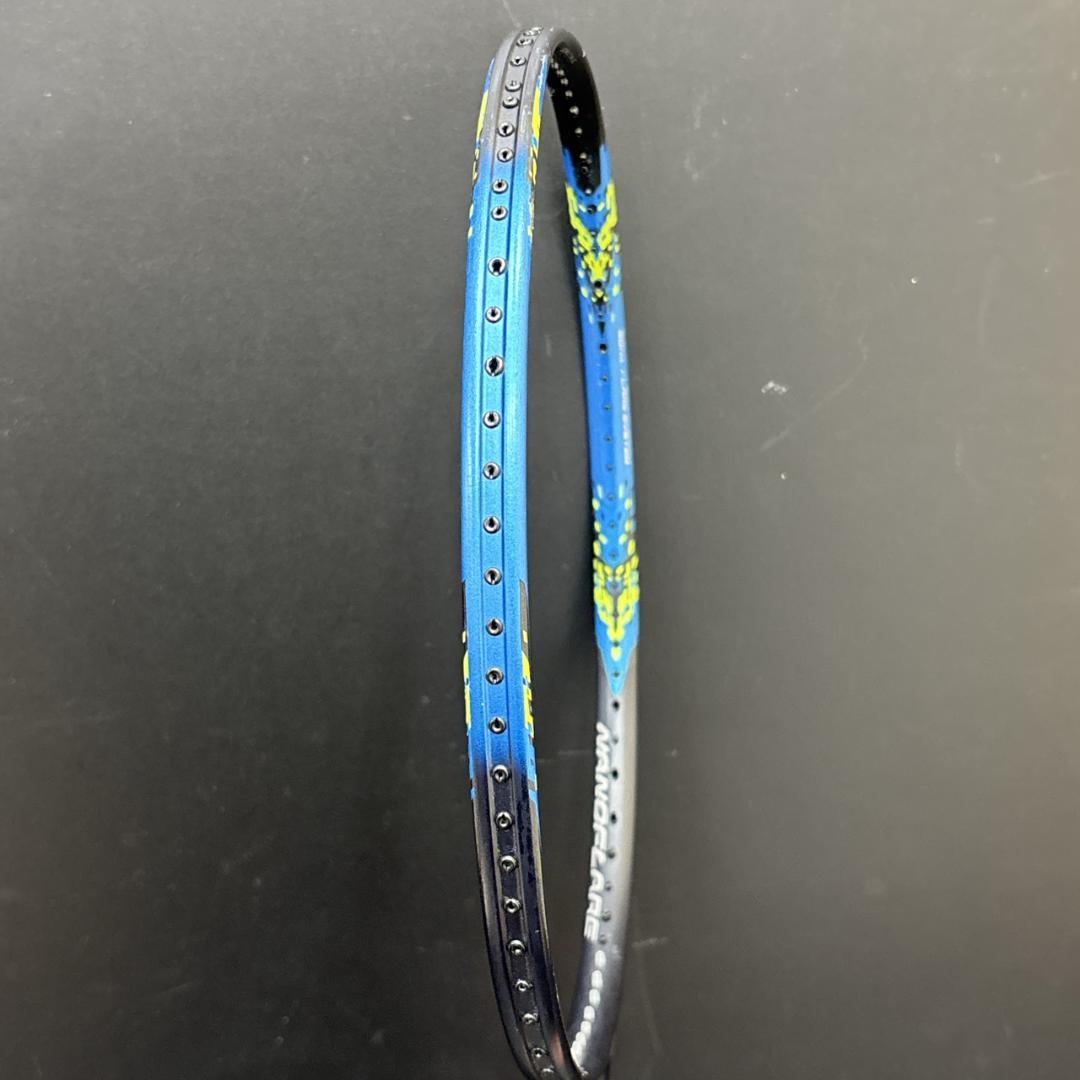 YONEX　NANOFLARE　700　バトミントンラケット　ガット無し
