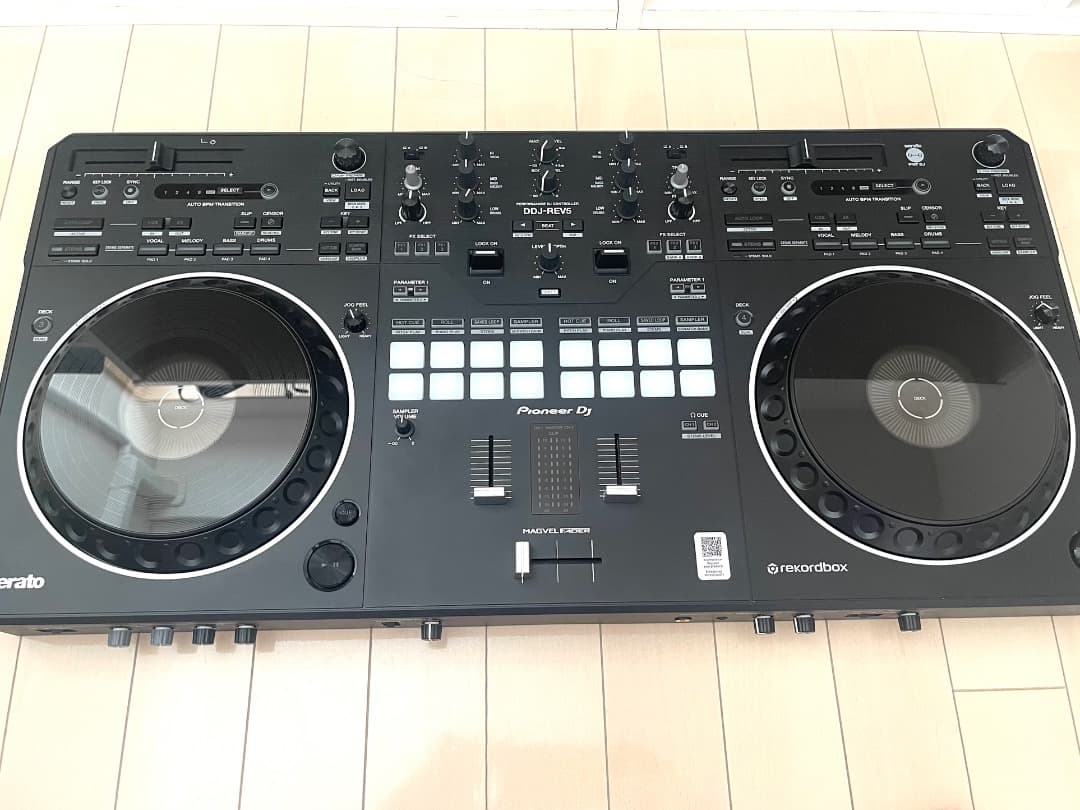 Pioneer DDJ-REV5 DJコントローラー