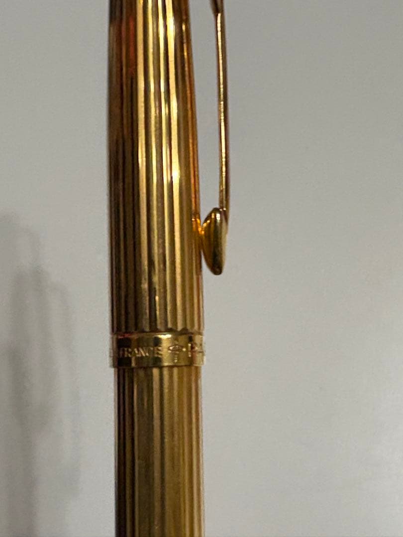 Parkerのゴールドの万年筆とボールペン