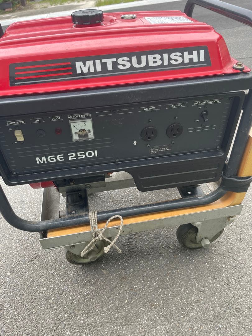 ポータブル発電機 赤 ガソリン