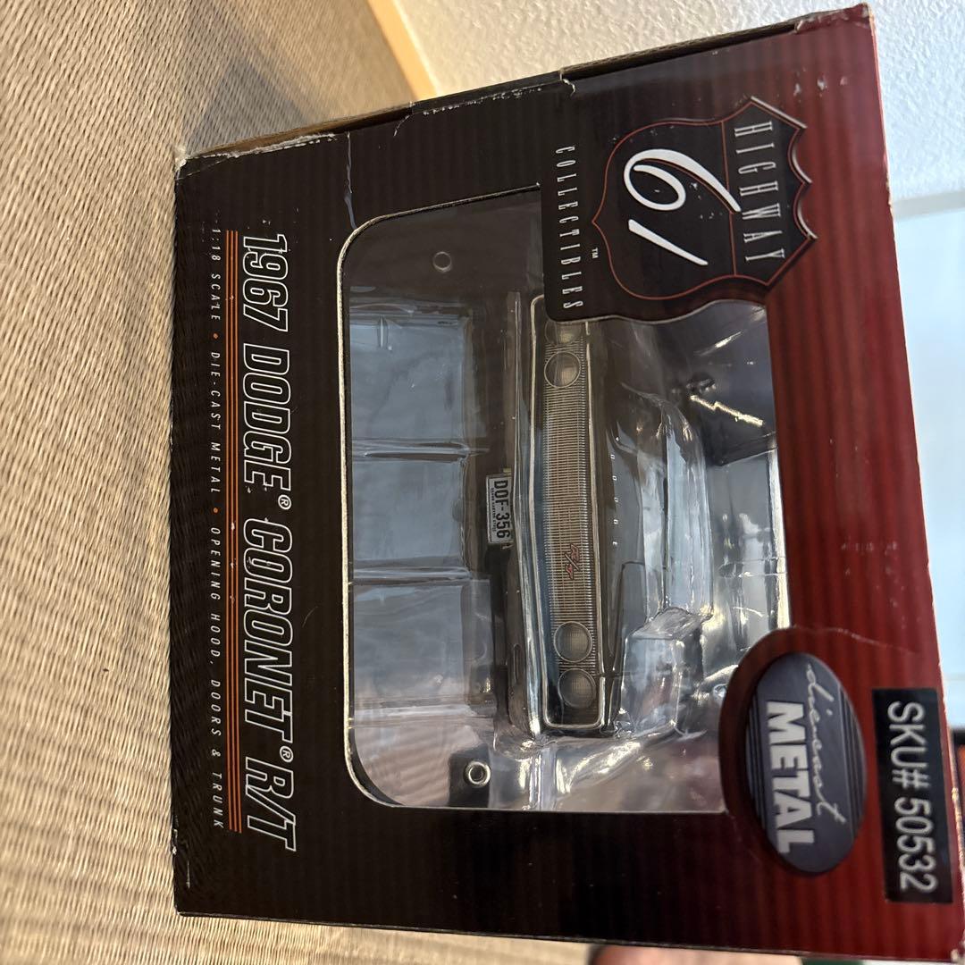 ミニカー Highway61 1967 Dodge Coronet R/T 1:18