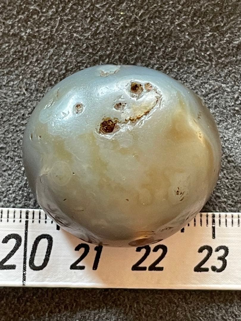 縄文期 津軽錦瑪瑙線刻垂飾珠　線刻 石肌に遺朱　出土品