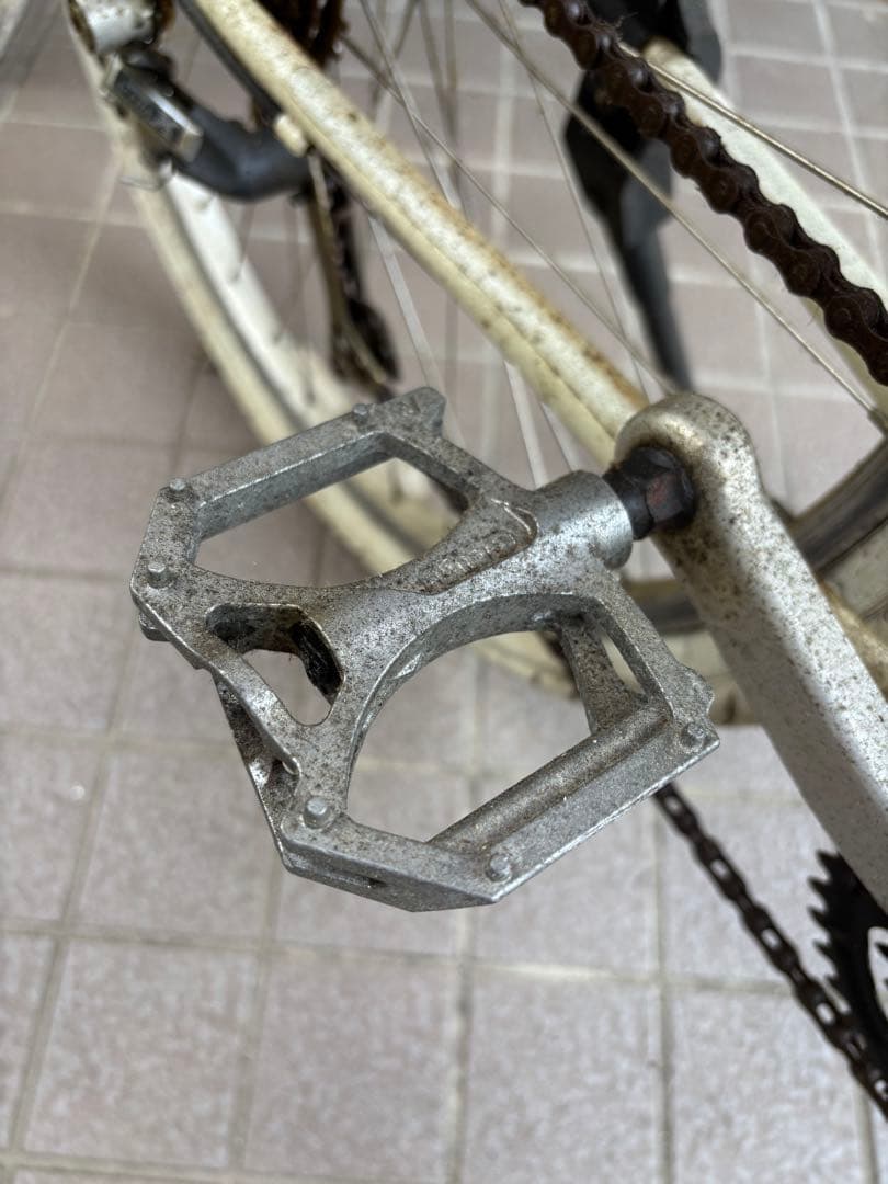 PEUGEOT クロスバイク ホワイトタイヤ VADERサドル