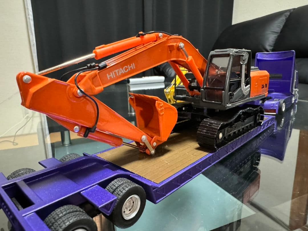 ジク、メルセデス・ベンツ タンクローリー カスタム&HITACHIパワーショベル