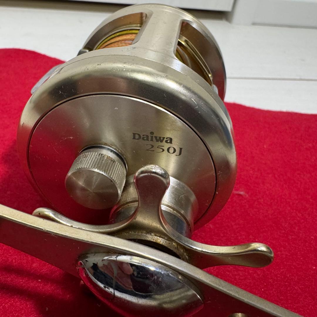 Daiwa 250J ミリオネア　CV-Z
