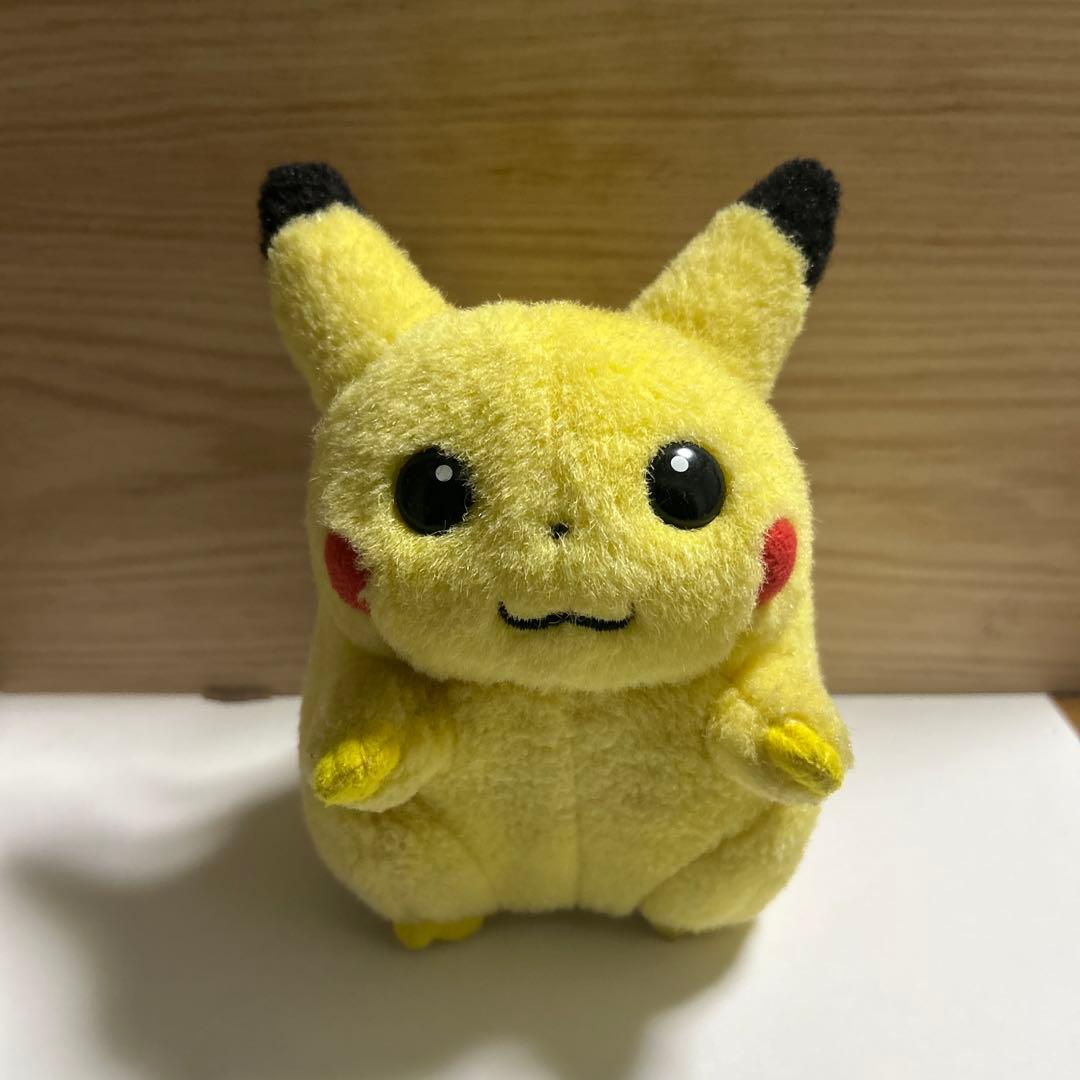 初期ピカチュウ　ぬいぐるみ　TOMY