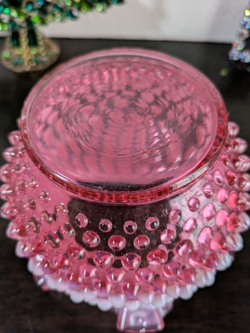 フェントン　ラージ　ピンクホブネイルオパルセントガラス　ラウンドベース