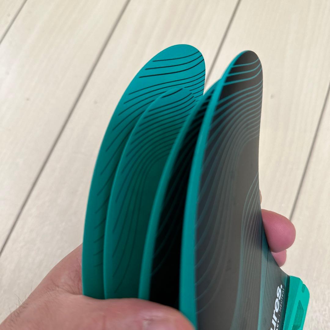 フィーチャーフィン　クアッド　 legacy Mサイズ