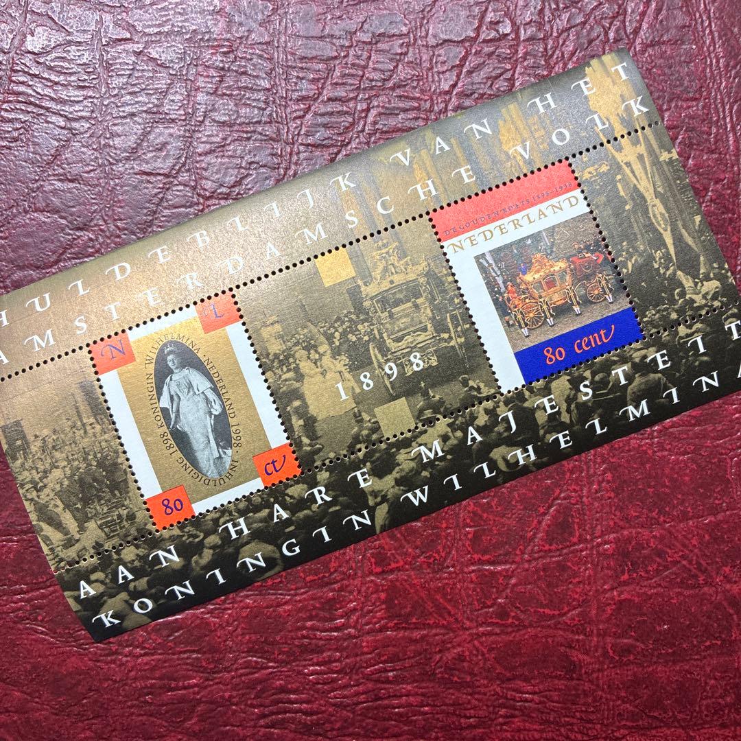 77050セール現品限　外国切手　オランダ発行王室小型シート