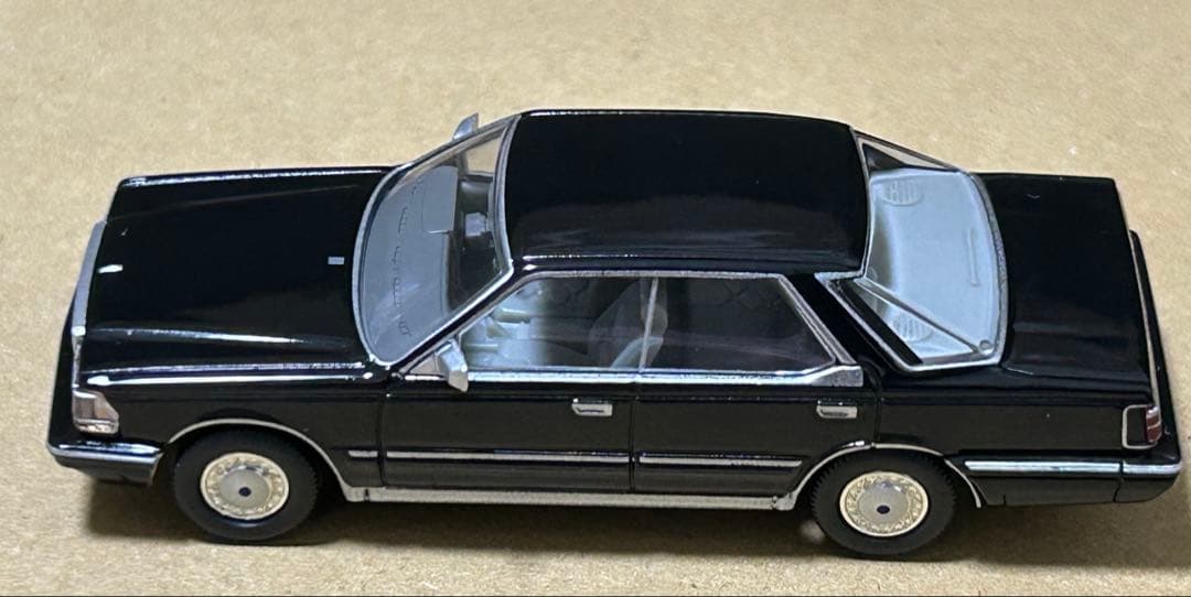 トミカリミテッドヴィンテージネオ ニッサン グロリア V30 ターボ 黒