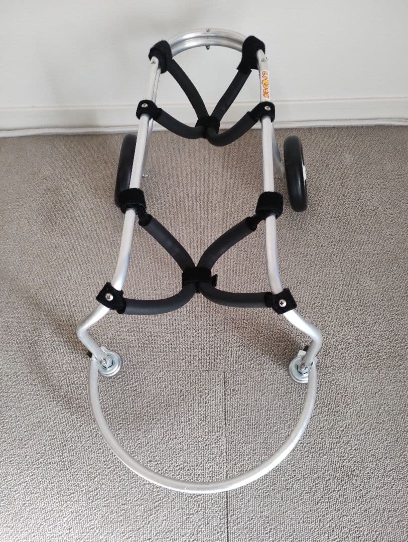 小型犬用車いす アルミ製（前方衝突防止フレーム有　リードなし）