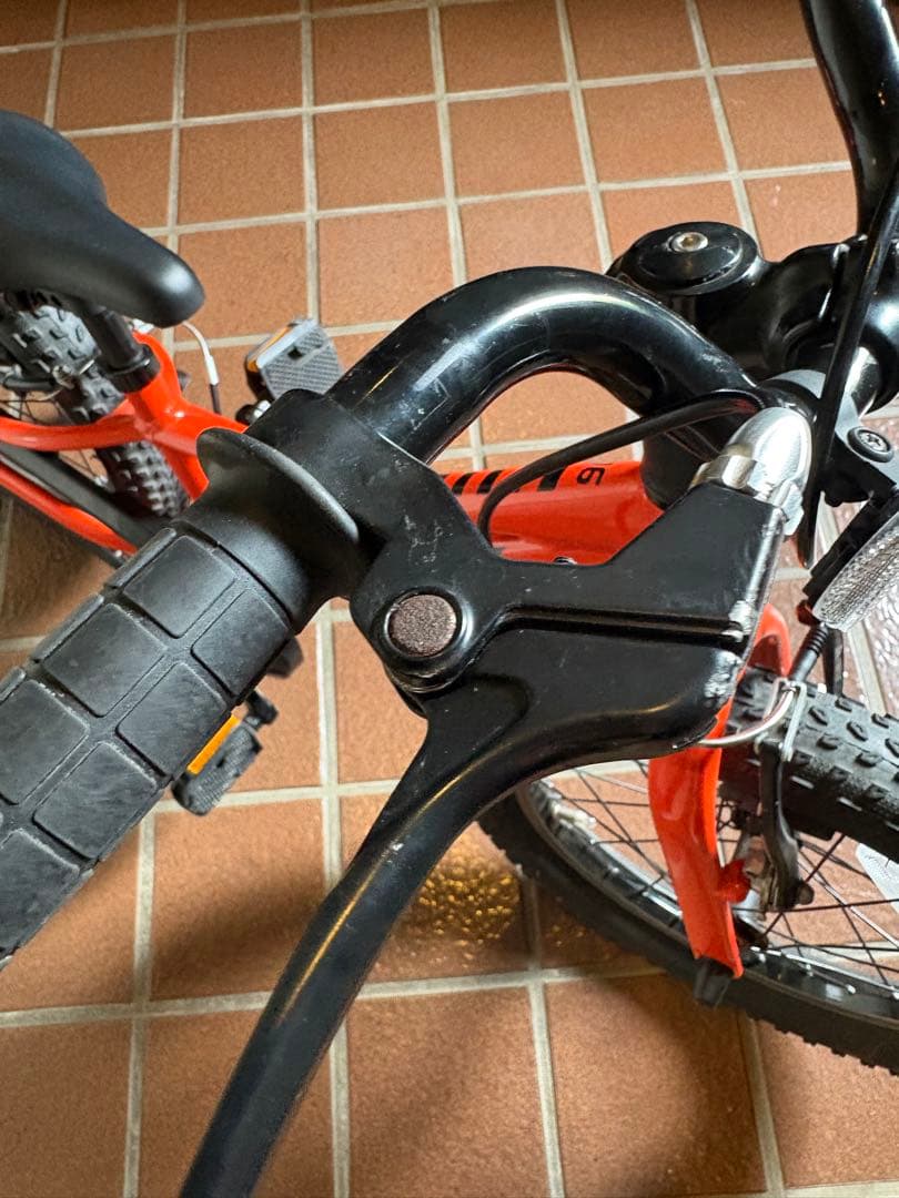 TREK トレック 16インチ 送料込み 全て純正品　補助輪&スタンド付き♪