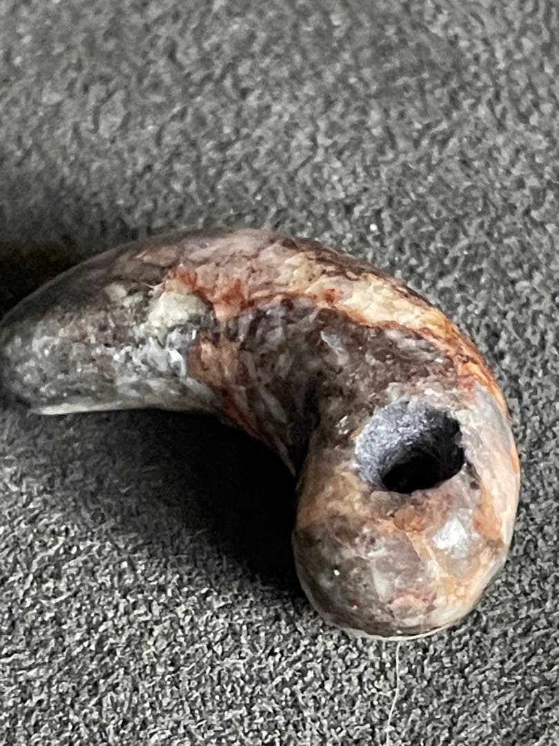 弥生〜古墳時代勾玉　変成岩？