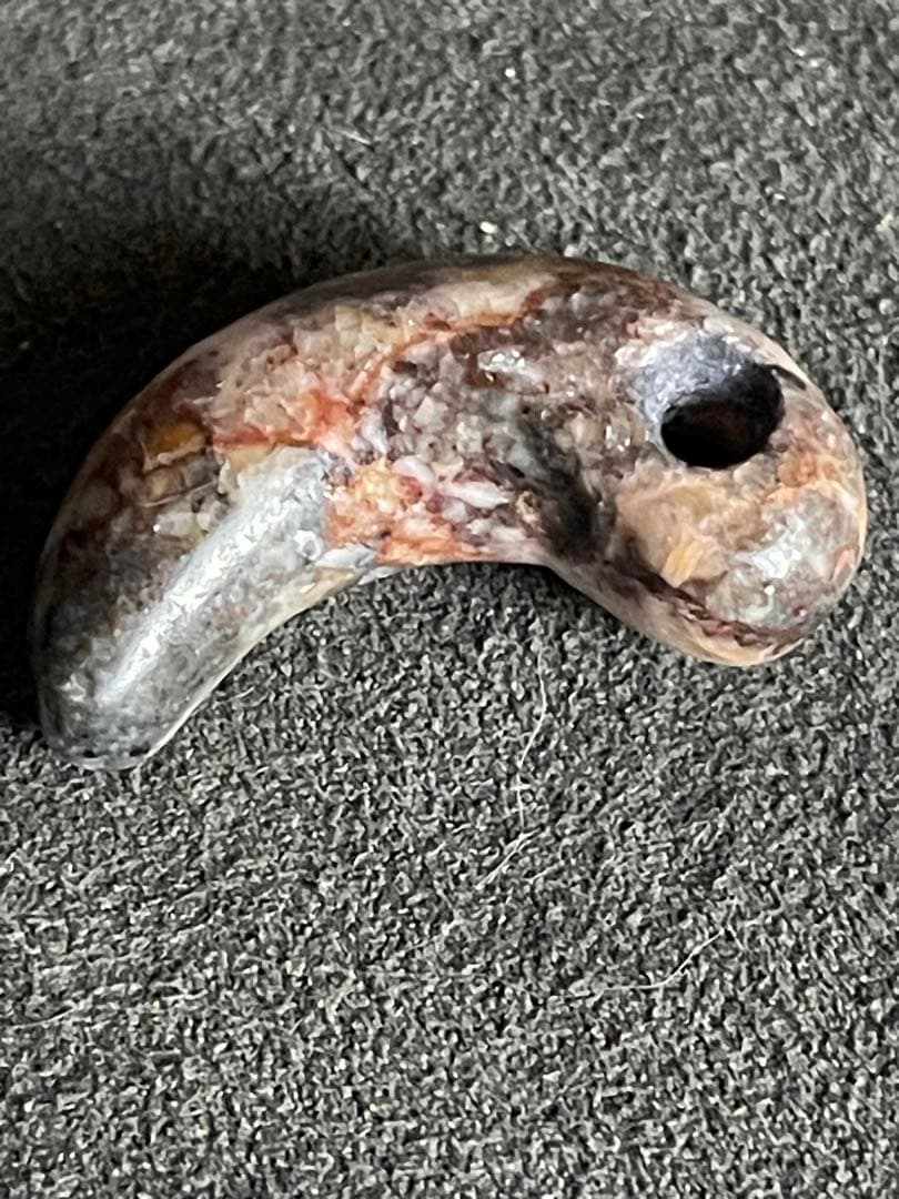 弥生〜古墳時代勾玉　変成岩？