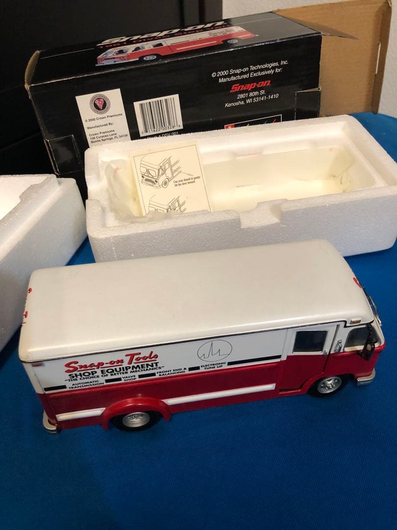 スナップオン Snap-on 1/34 1961 Divco Step Van