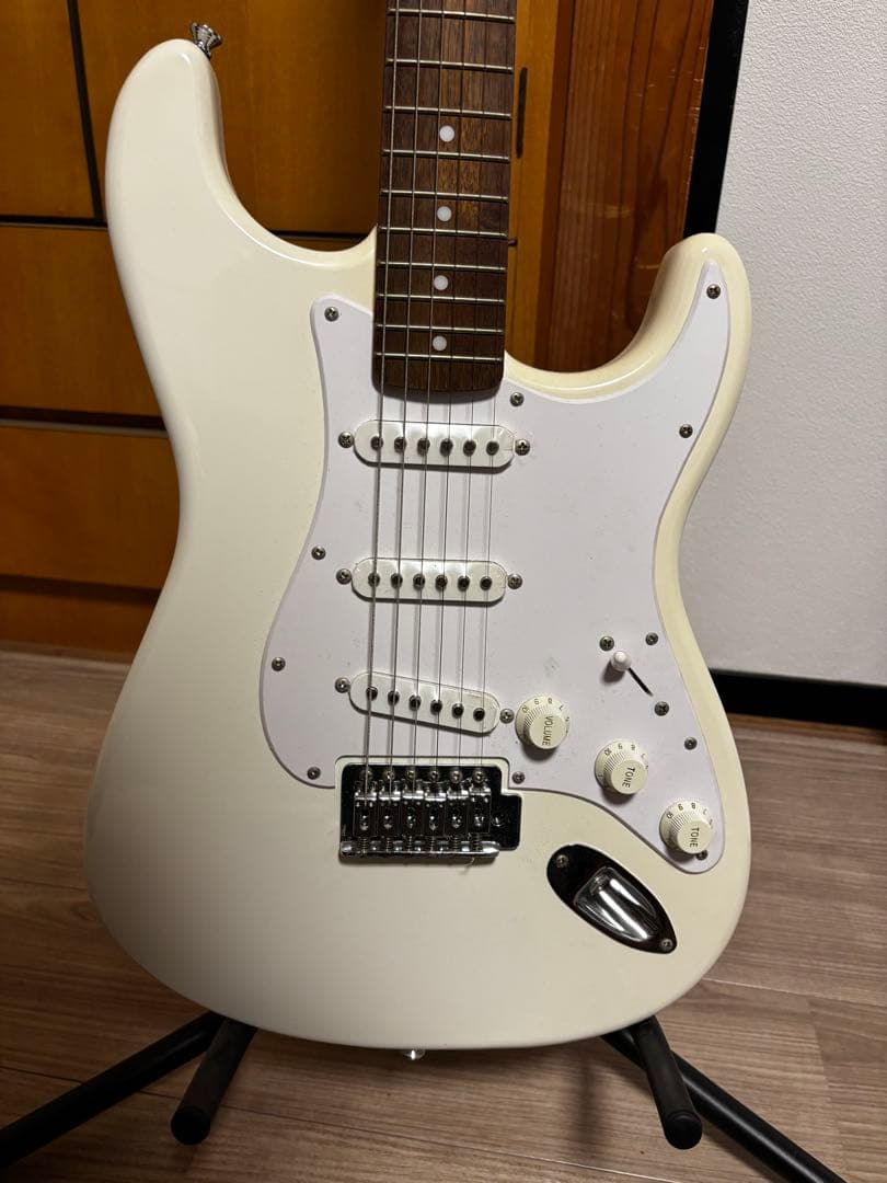 Squier Stratocaster ホワイト ケース付き