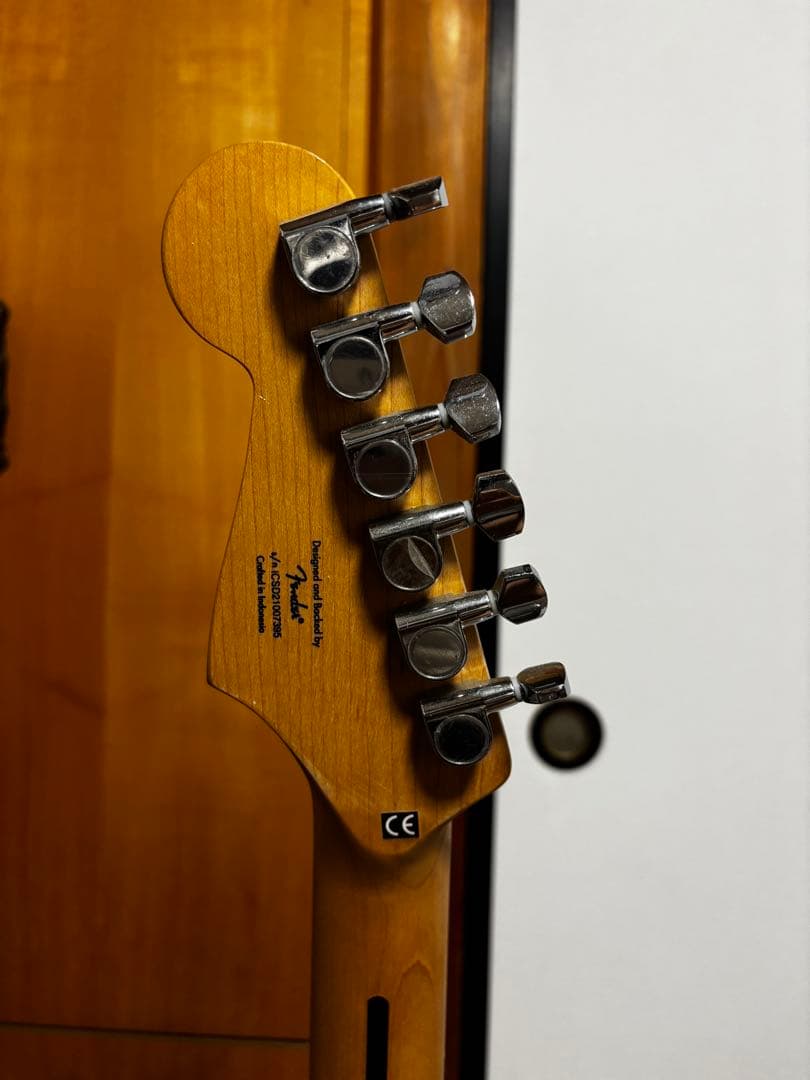 Squier Stratocaster ホワイト ケース付き