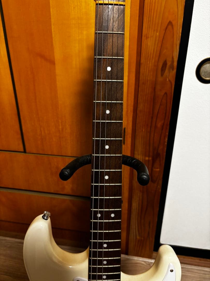 Squier Stratocaster ホワイト ケース付き