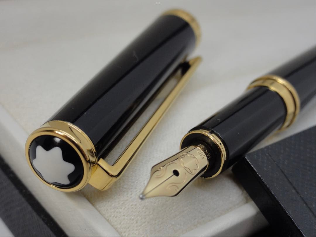 モンブラン　★未使用に近いオブリュージユNo15130金装飾美しいペン先彫金逸品