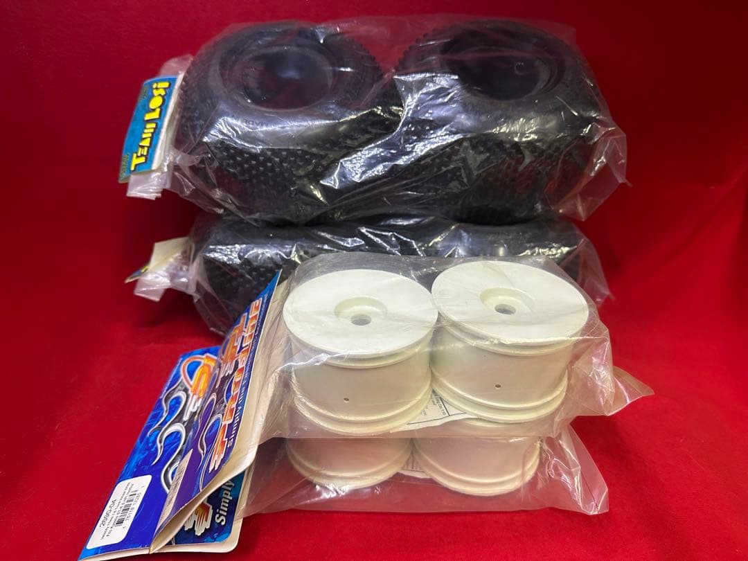 ☆ロッシ LST モンスタートラック 1/8用 タイヤ＆ホイール 1台分