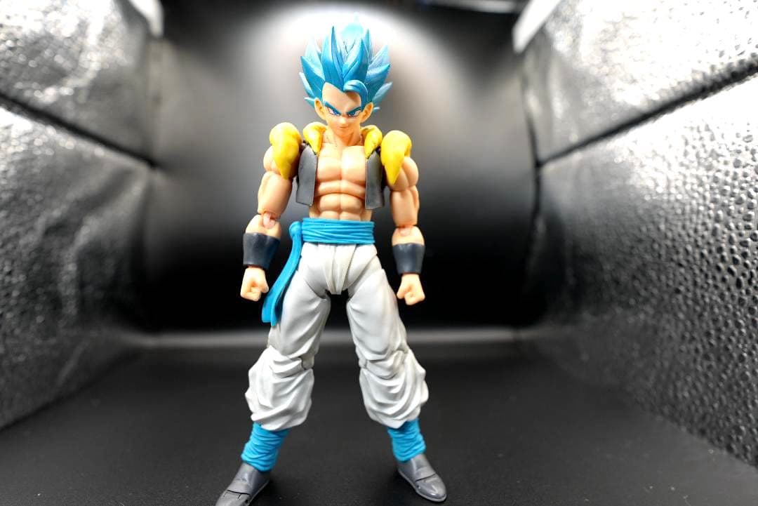 S.H.Figuarts スーパーサイヤ人ゴッドスーパーサイヤ人ゴジータ