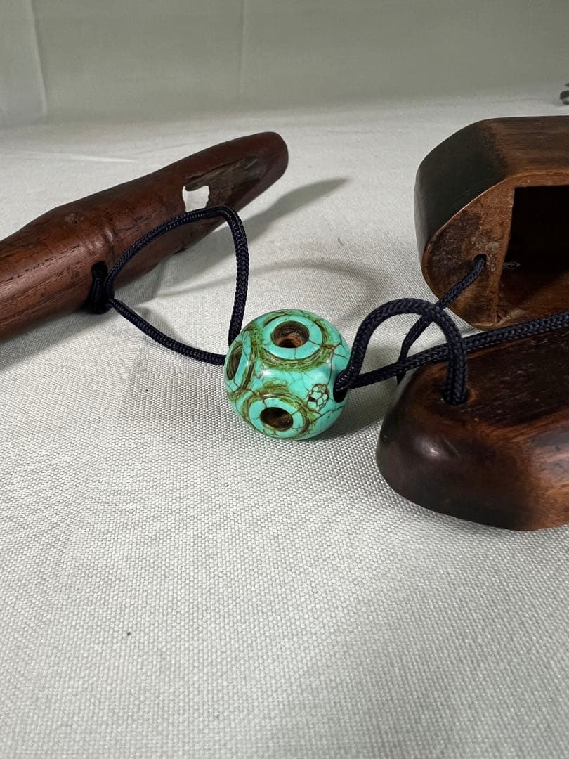 煙管筒 【煙管筒木製（煙草入）木製彫刻】 根付 骨董