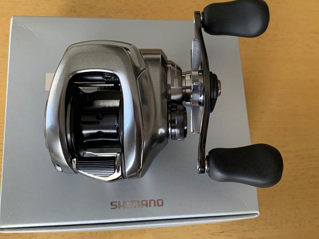 美品SHIMANO 18バンタム HG 右ハンドル