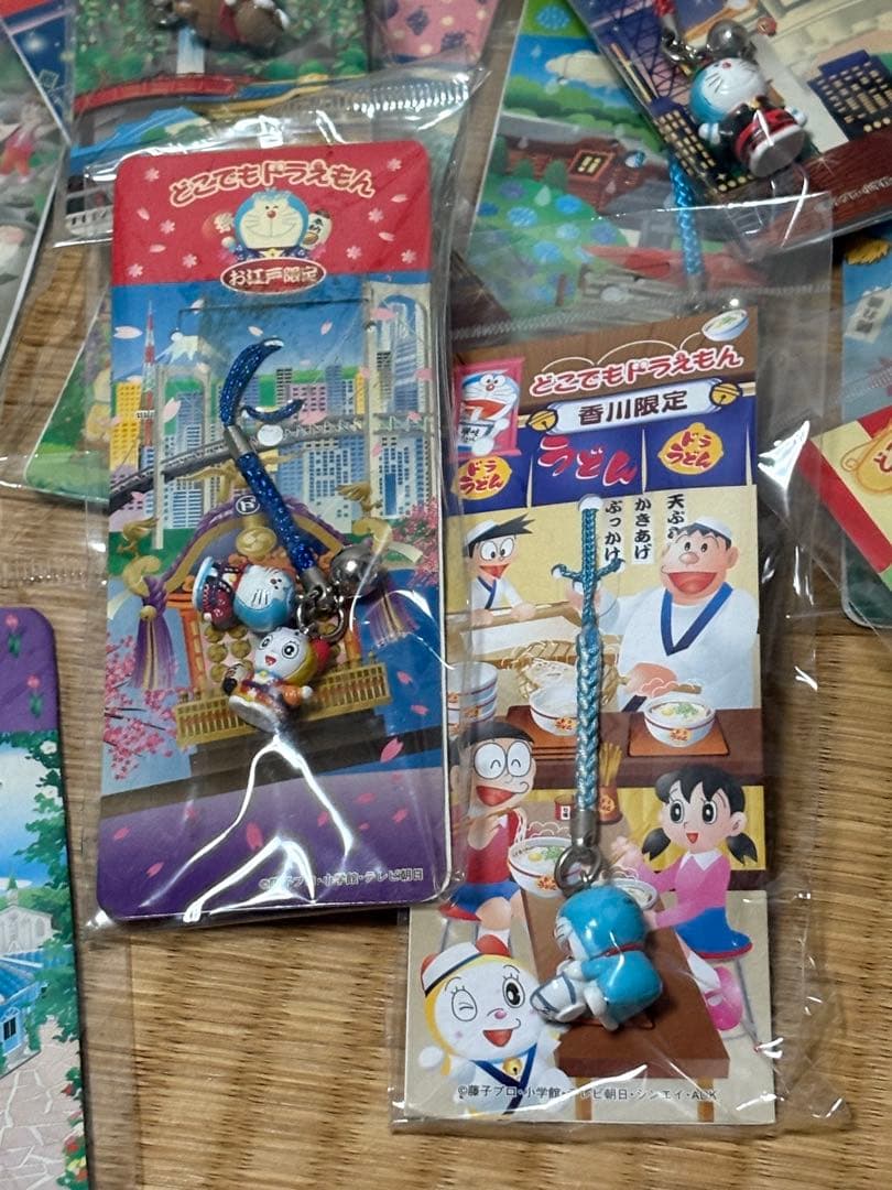 ドラえもん 全国　根付け　ストラップ 130個セット　おまけ付き
