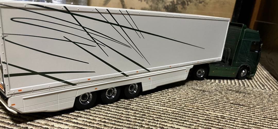 VOLVO FH 16 GLOBETROTTER ミニカー 1/43