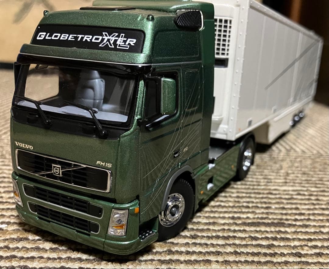 VOLVO FH 16 GLOBETROTTER ミニカー 1/43