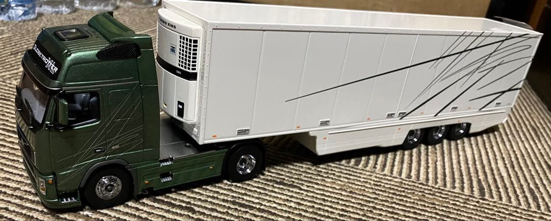 VOLVO FH 16 GLOBETROTTER ミニカー 1/43