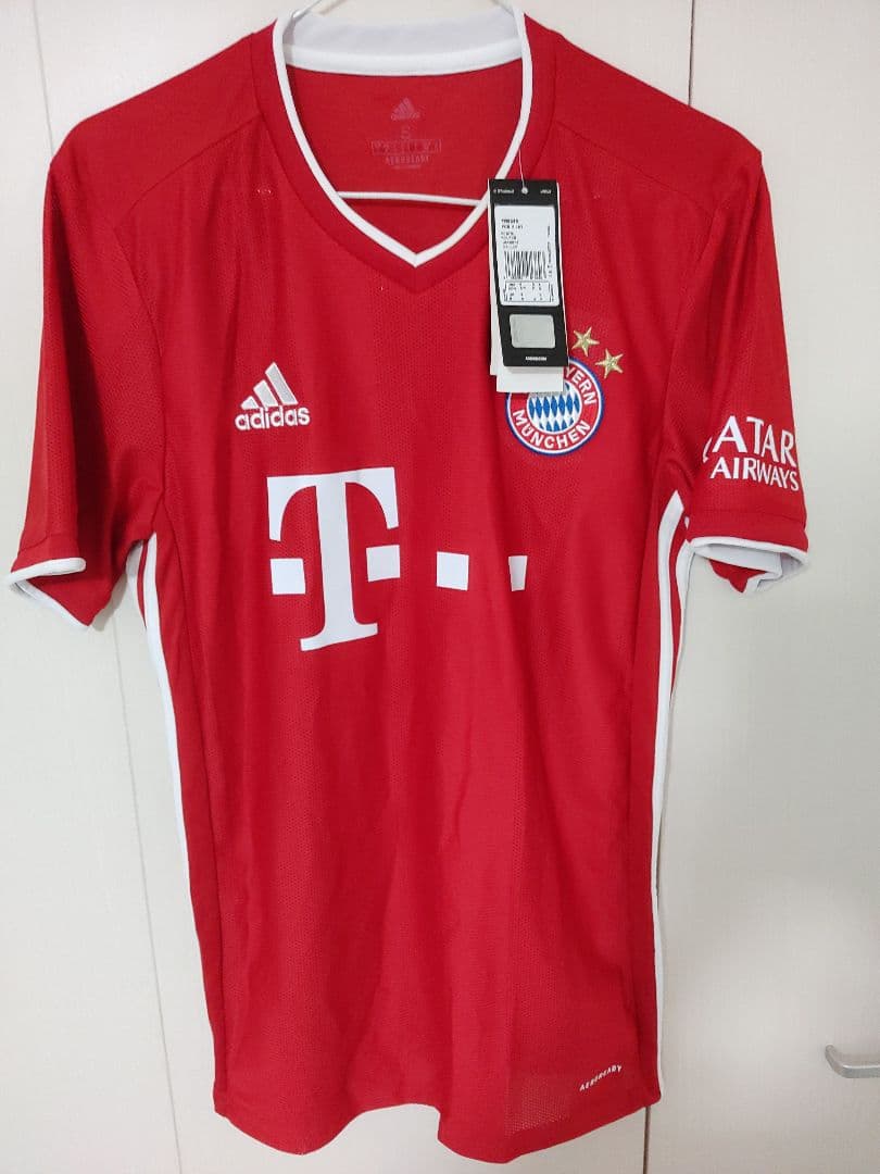 【未使用タグ付き/正規品】バイエルン・ミュンヘン　レヴァンドフスキ　ユニフォーム