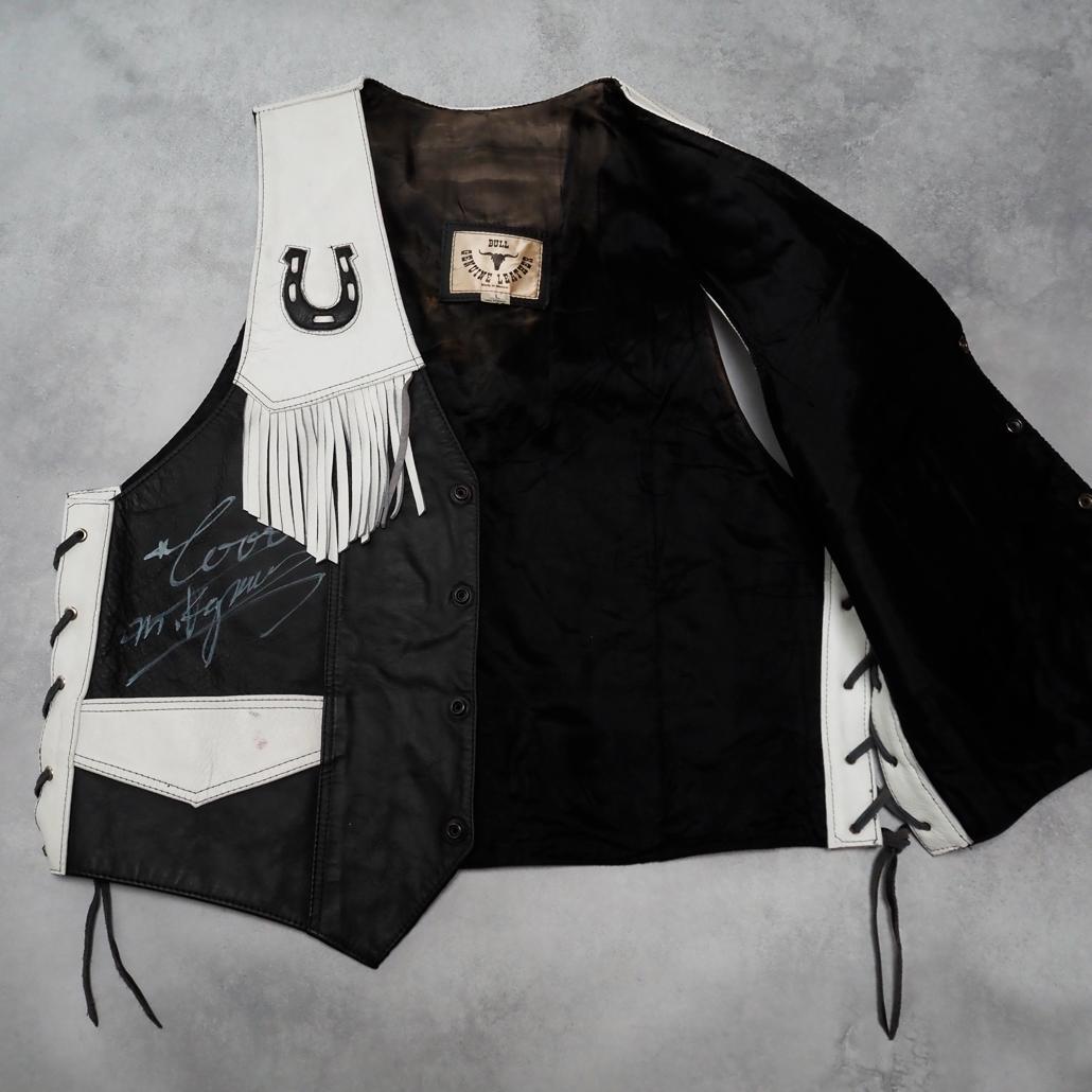 メンバー直筆サイン入り COOLS HUNGRY MAN 本革バイカーベスト