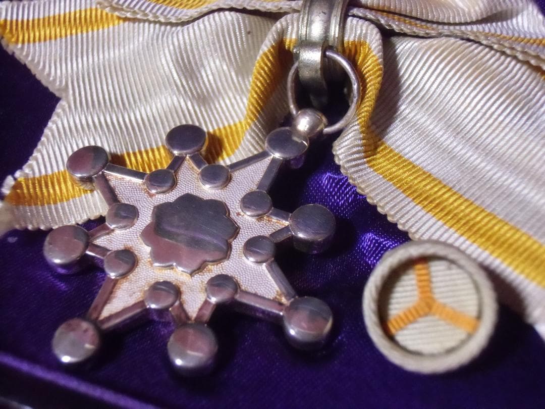 ●日本の勲章/徽章＊勲八等＊瑞宝章＊女子用（実物）