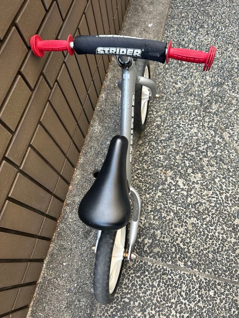 STRIDER PRO バランスバイク シルバー