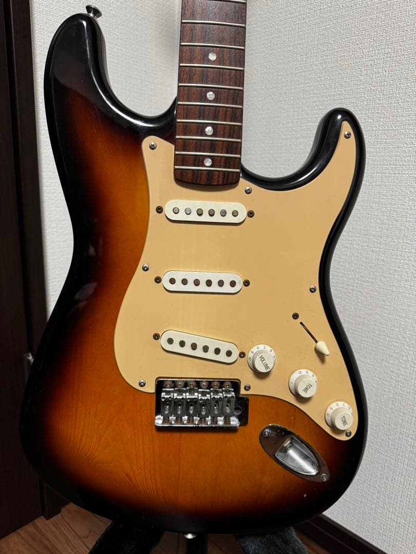 Squier by fenderストラトキャスター サンバースト スクワイヤー