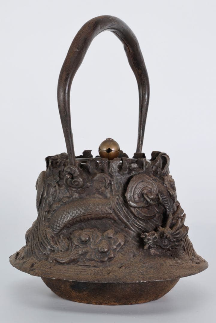 時代鉄瓶 雲龍文 高肉彫 荒磯岩肌造形 銅蓋 茶道具 煎茶道具 古美術品 骨董品