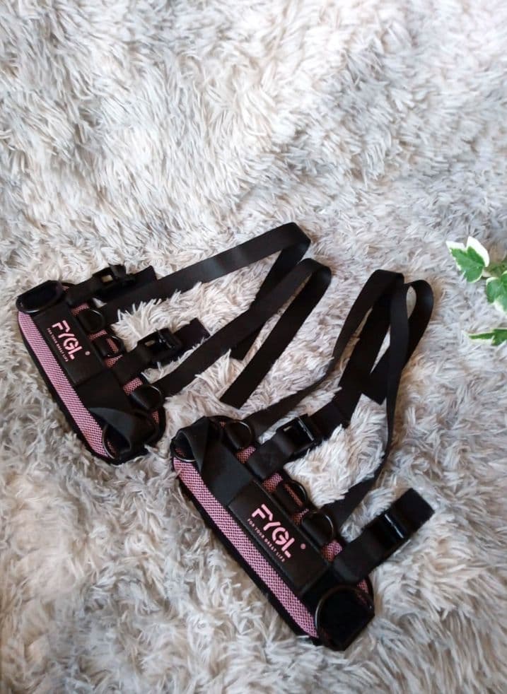 アンクルストラップ ケーブルマシン　ピンク　レッグストレングス　トレーニング