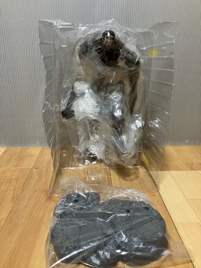 一番くじ 進撃の巨人 ラストワン賞 超大型巨人 A賞 獣の巨人 フィギュア