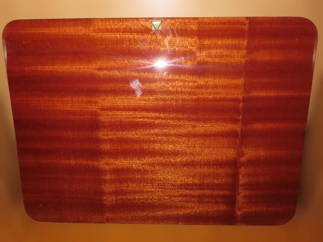 イタリア製の木象嵌（もくぞうがん）の壁掛け飾り