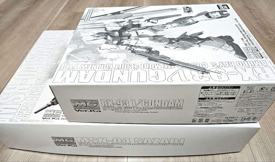 MG ν GUNDAM & SAZABI ver ka set