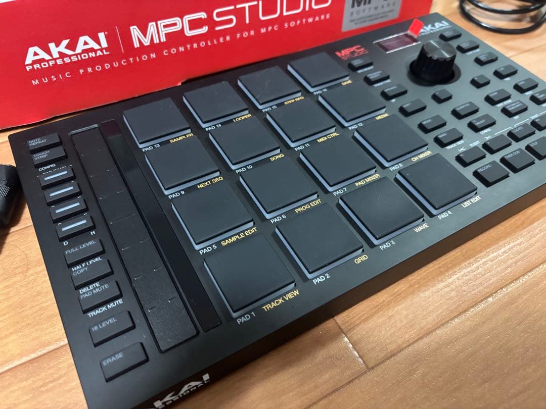 DJ機材 Akai - MPC Studio