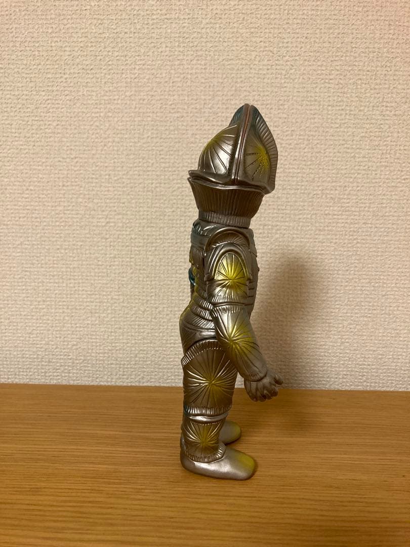 本日大特価　ブルマァク　ボーグ星人　メタリックカラー