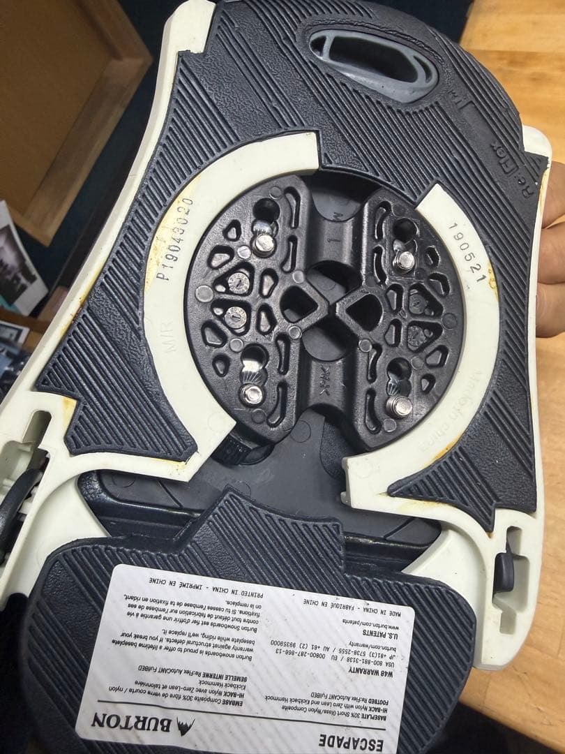 burton escapade 19-20モデル 中古4x4 mサイズ バートン