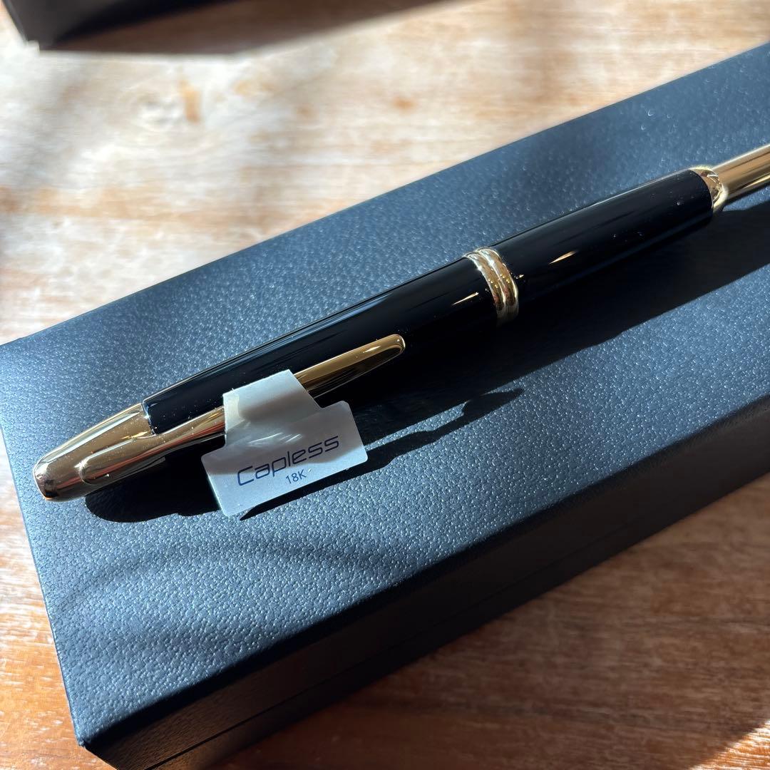 PILOT 万年筆 キャップレス B FM ブラック FC15SRBFM 箱付き