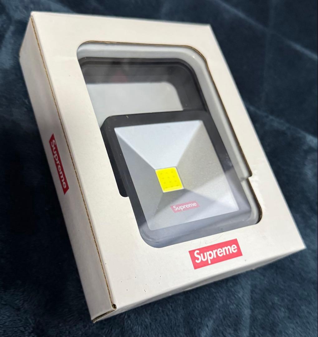 【新品】 supreme magnetic kickstand light 黒